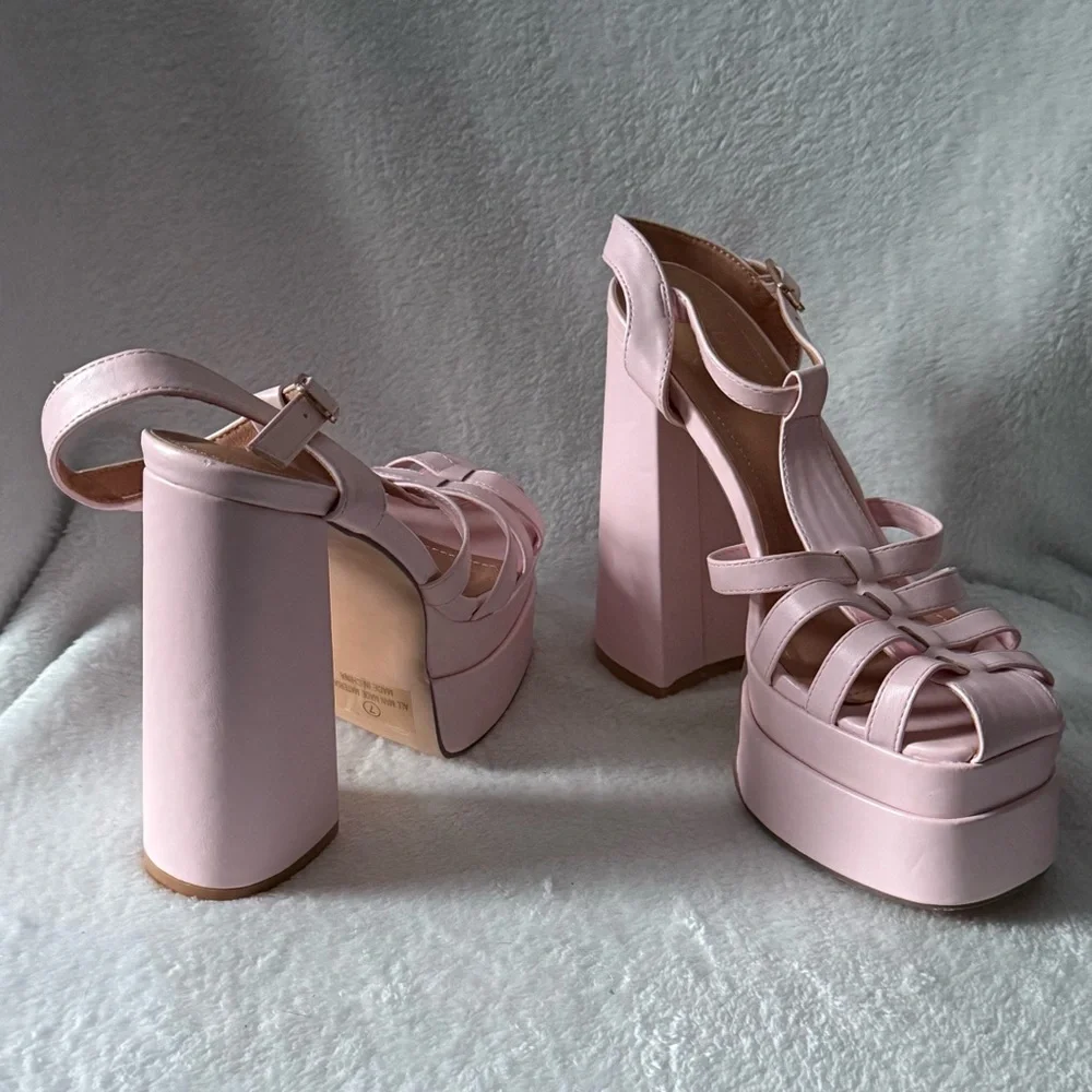 Lady GoDiva Elegant Pink Platform Heels Shoes Women’s Size 7 Hippie Y2K‎